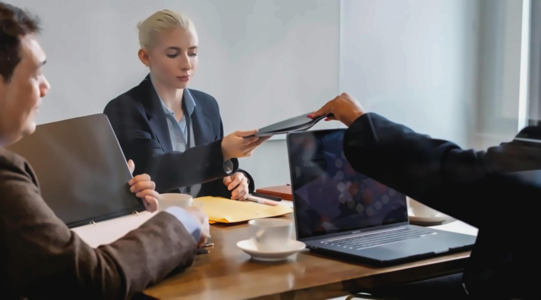 Team-Meeting zur Strategieplanung und Qualitätssicherung